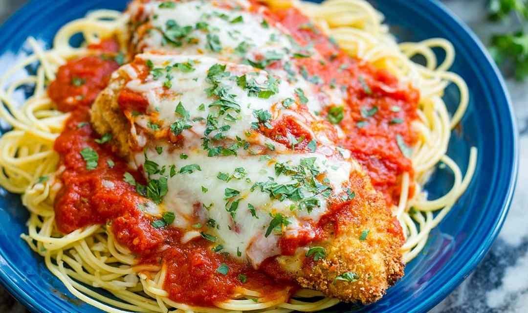 Chicken Parmesan Recipe (Juicy, Crispy and Easy)