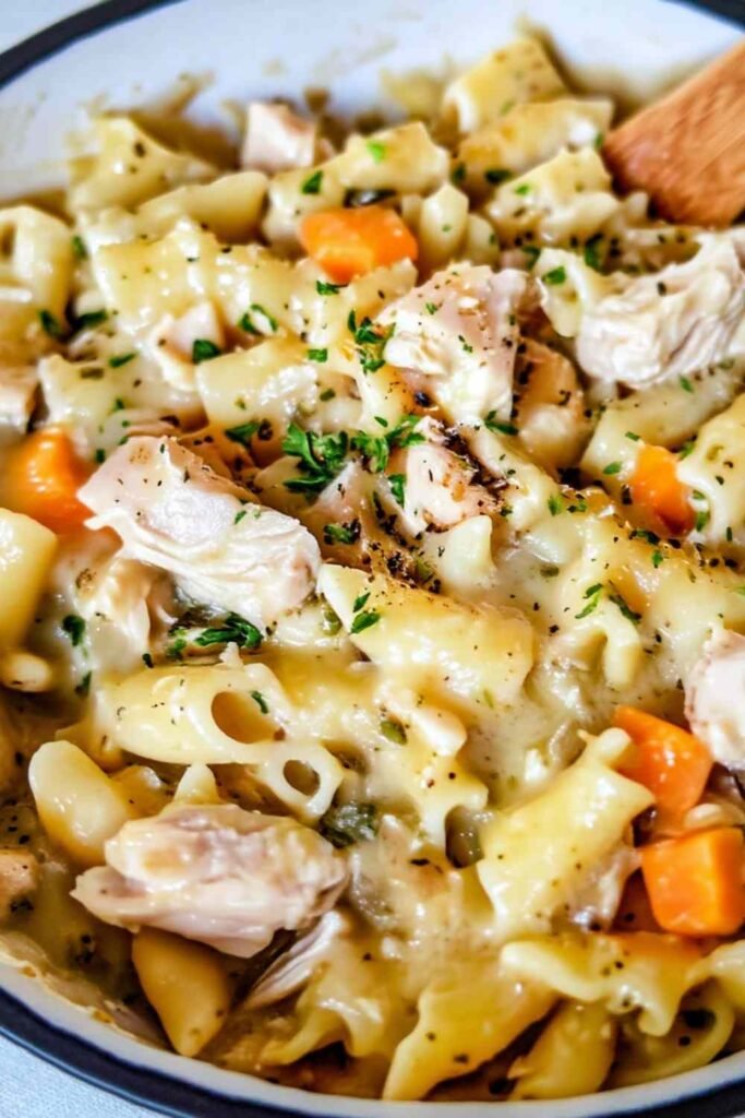 creamy-chicken-pot-pie-pasta-skillet-dinner
