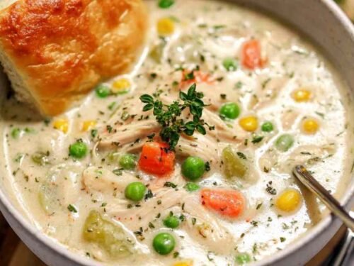 chicken-pot-pie-soup-bowl-with-biscuits