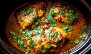 crockpot-thai-peanut-chicken-bowl-jasmine-rice