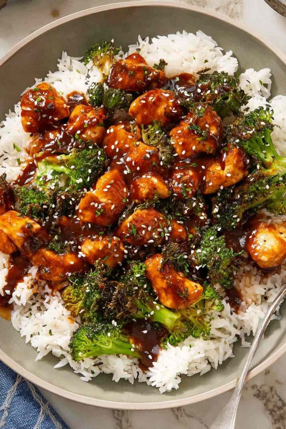 sticky-chicken-bowls-honey-garlic-glaze-overhead