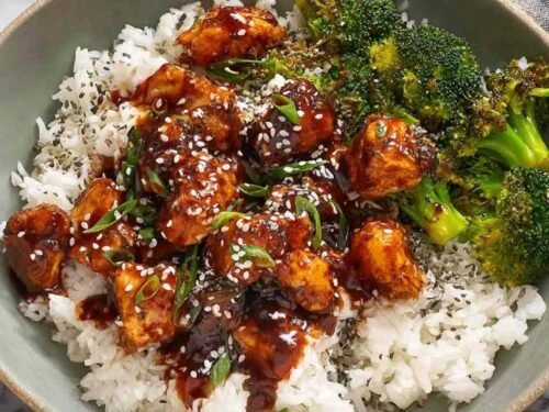 sticky-chicken-bowls-honey-garlic-glaze-overhead
