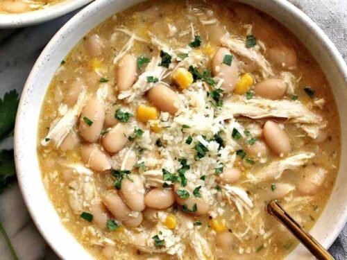 white-chicken-chili-bowl-garnished