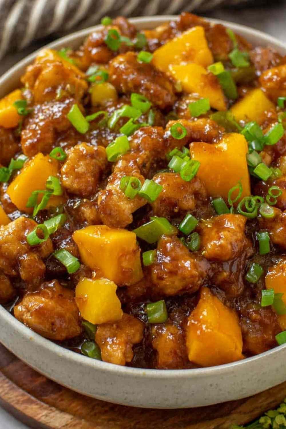 chinese-style-mango-chicken-stir-fry-bowl