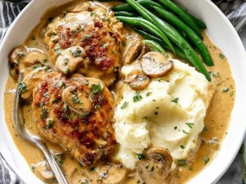 creamy-garlic-chicken-skillet-with-garlic-gravy